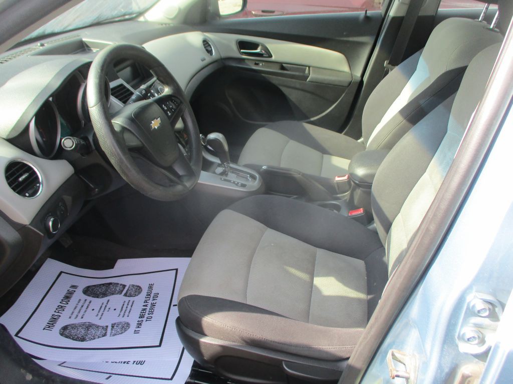 2012 Chevrolet Cruze Image 10