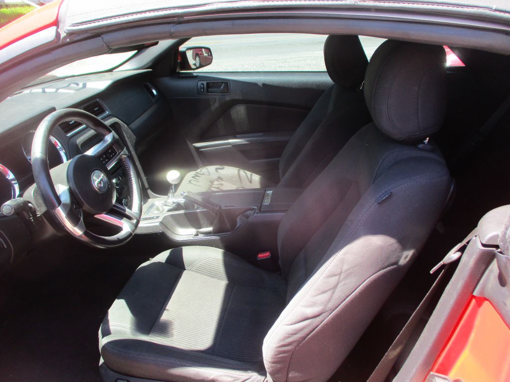 2014 Ford Mustang Image 12