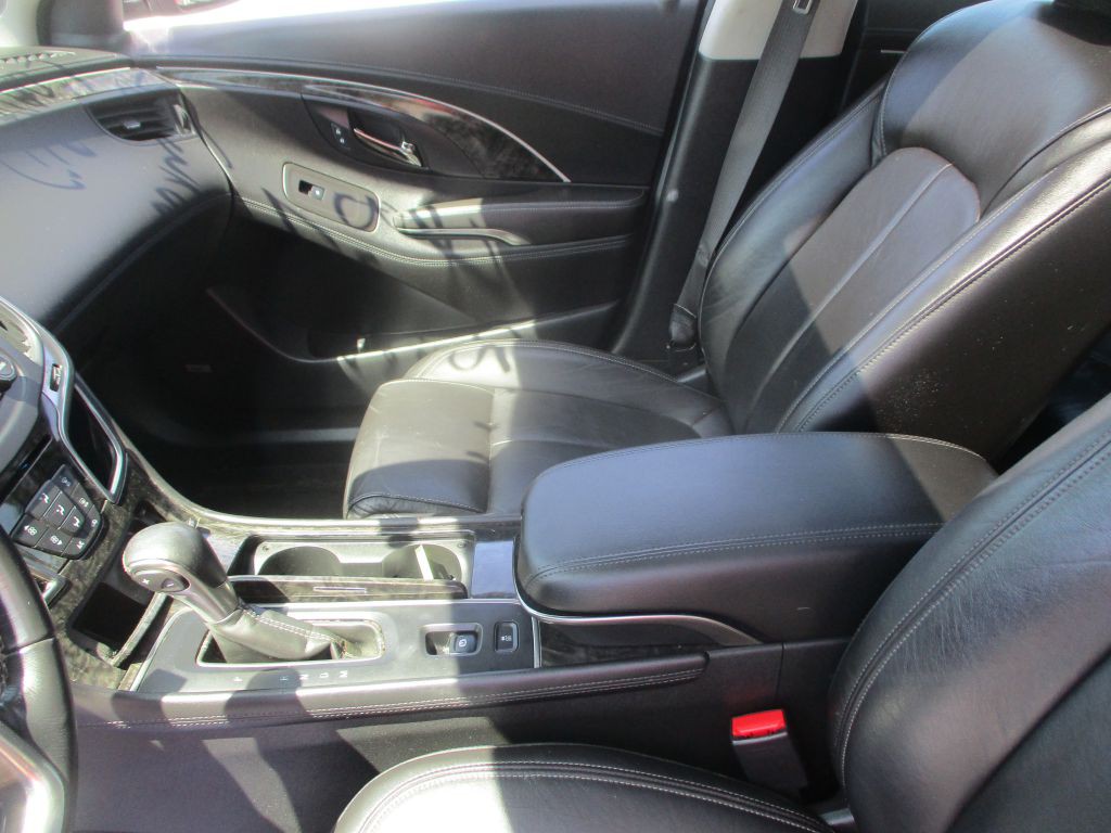 2015 Buick Lacrosse Image 11