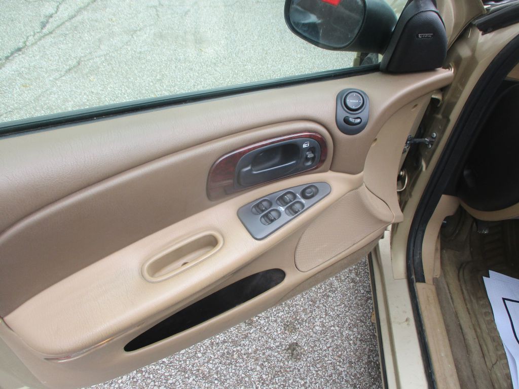 1999 Chrysler Concorde Image 7