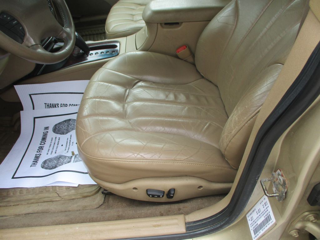 1999 Chrysler Concorde Image 8