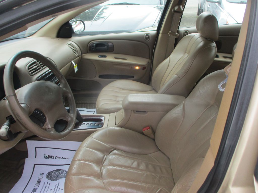 1999 Chrysler Concorde Image 9