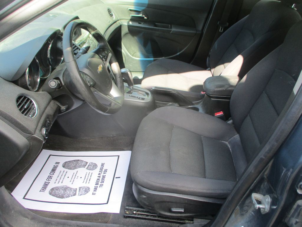 2012 Chevrolet Cruze Image 8