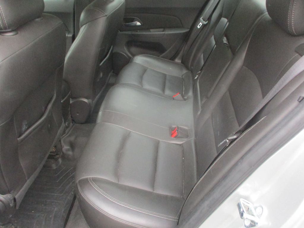 2015 Chevrolet Cruze Image 11