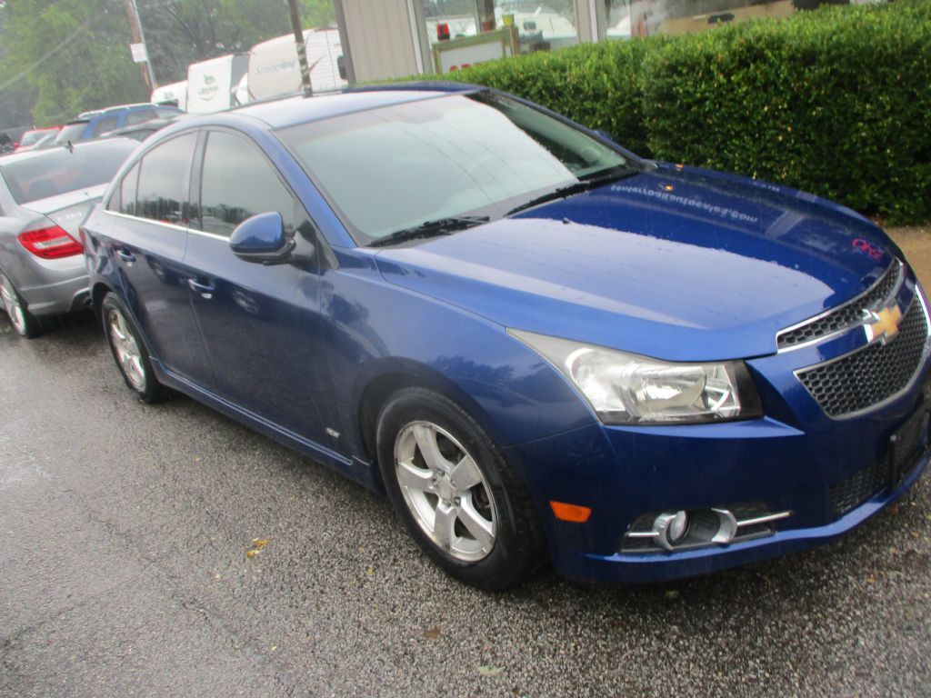 2012 Chevrolet Cruze Image 2