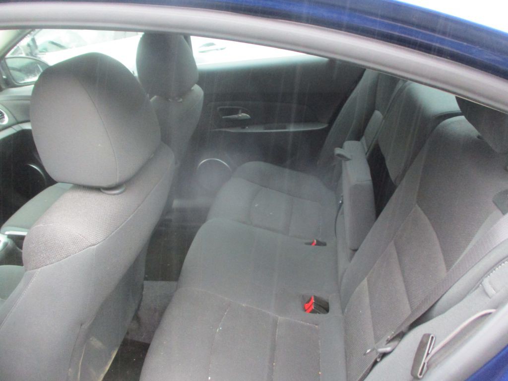 2012 Chevrolet Cruze Image 10