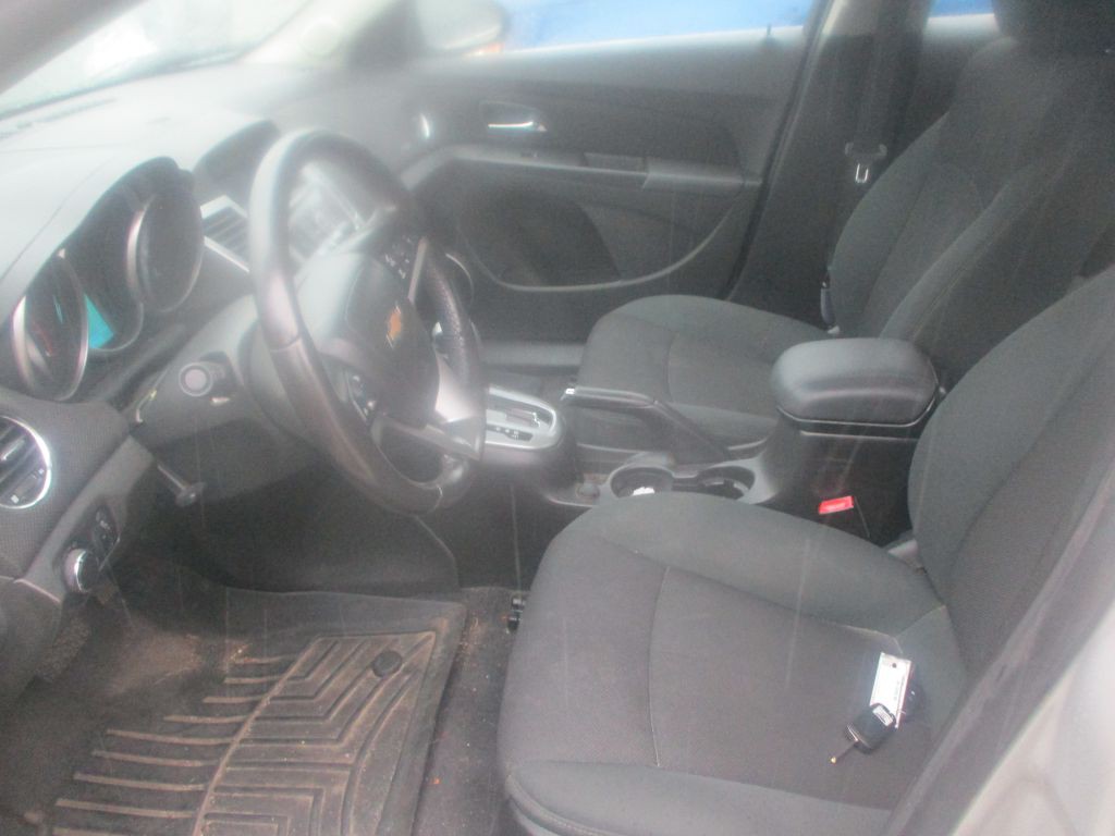 2011 Chevrolet Cruze Image 13