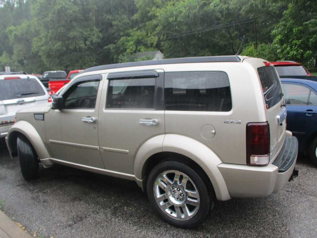 2010 Dodge Nitro Image 2