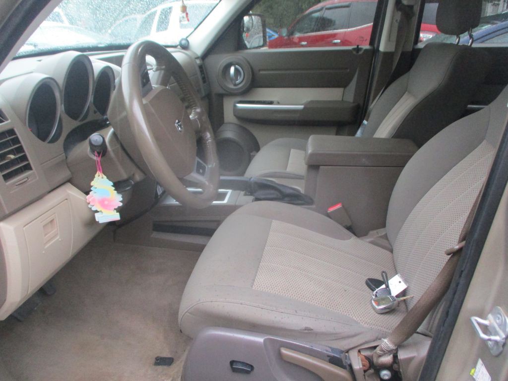 2010 Dodge Nitro Image 8
