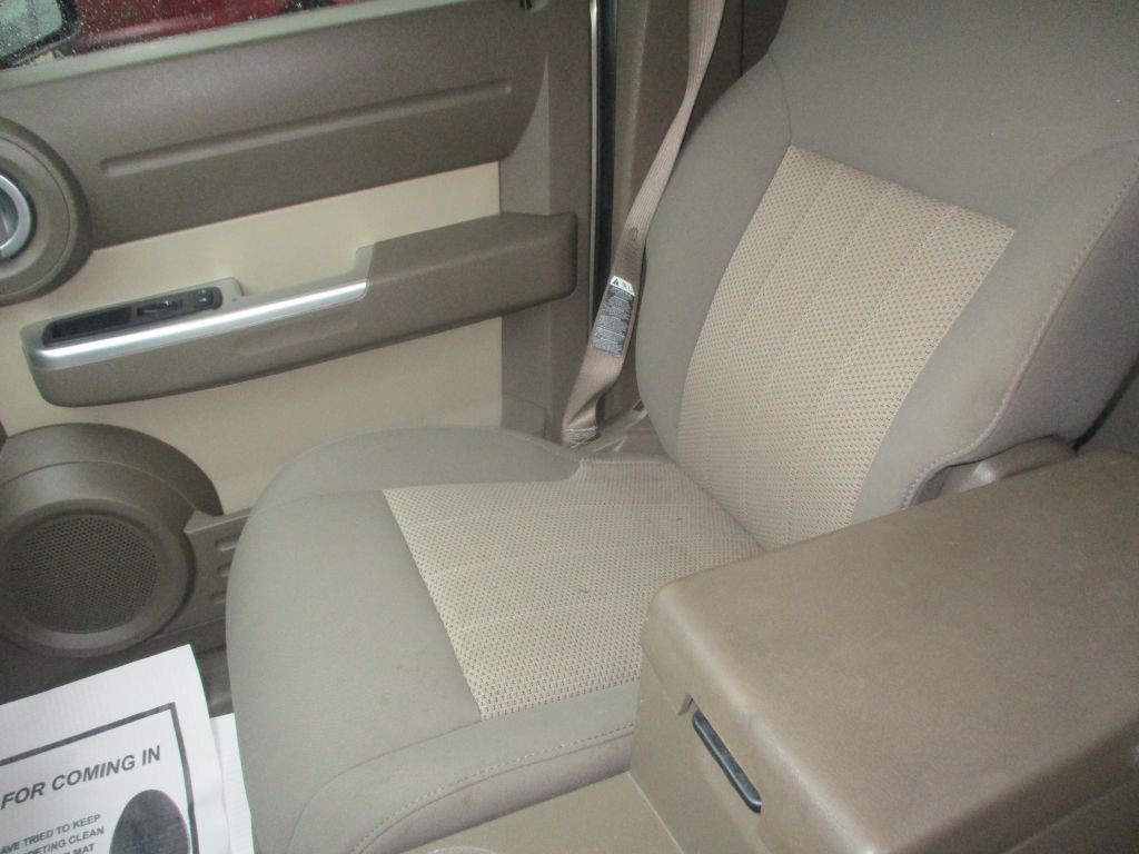 2010 Dodge Nitro Image 11