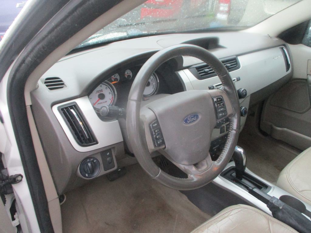 2010 Ford Focus Image 8