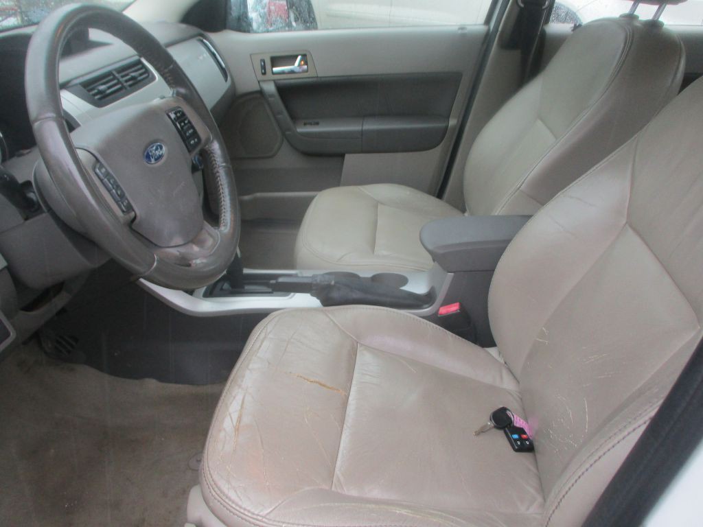 2010 Ford Focus Image 10