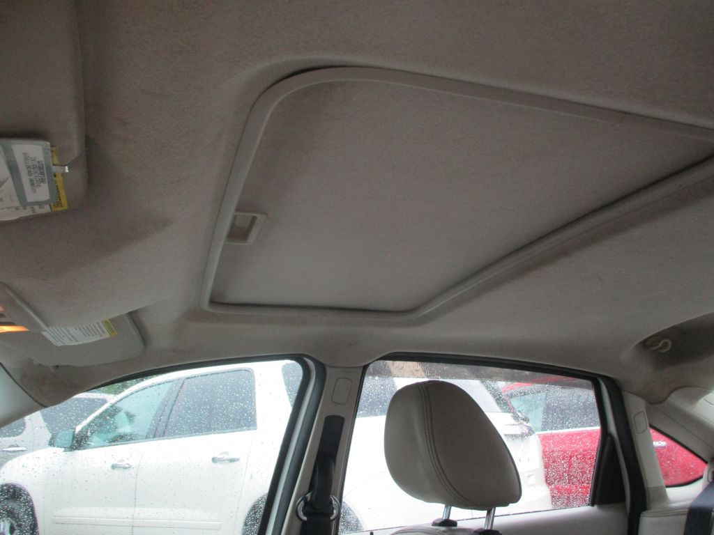 2010 Ford Focus Image 11