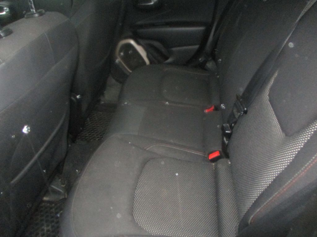 2016 Jeep Renegade Image 11