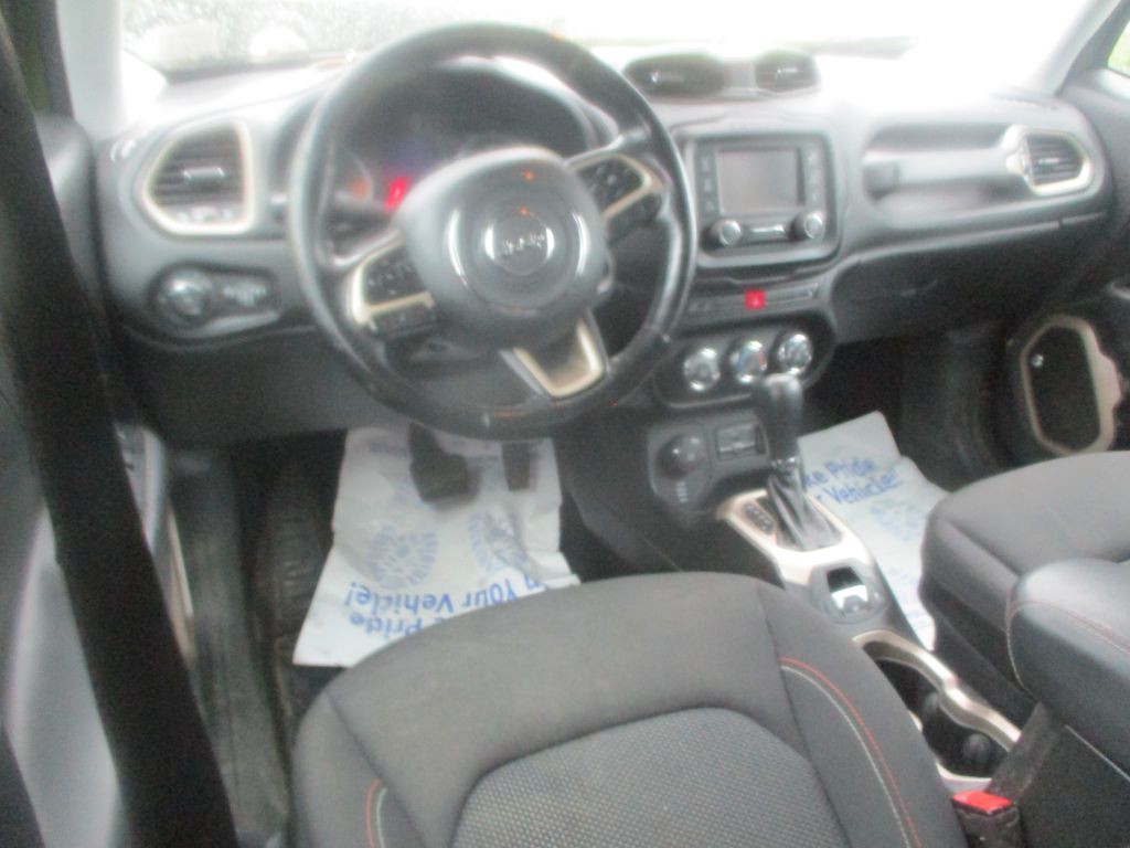 2016 Jeep Renegade Image 12