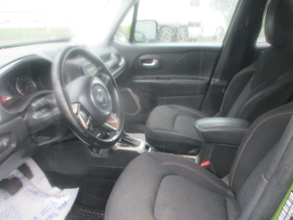 2016 Jeep Renegade Image 14