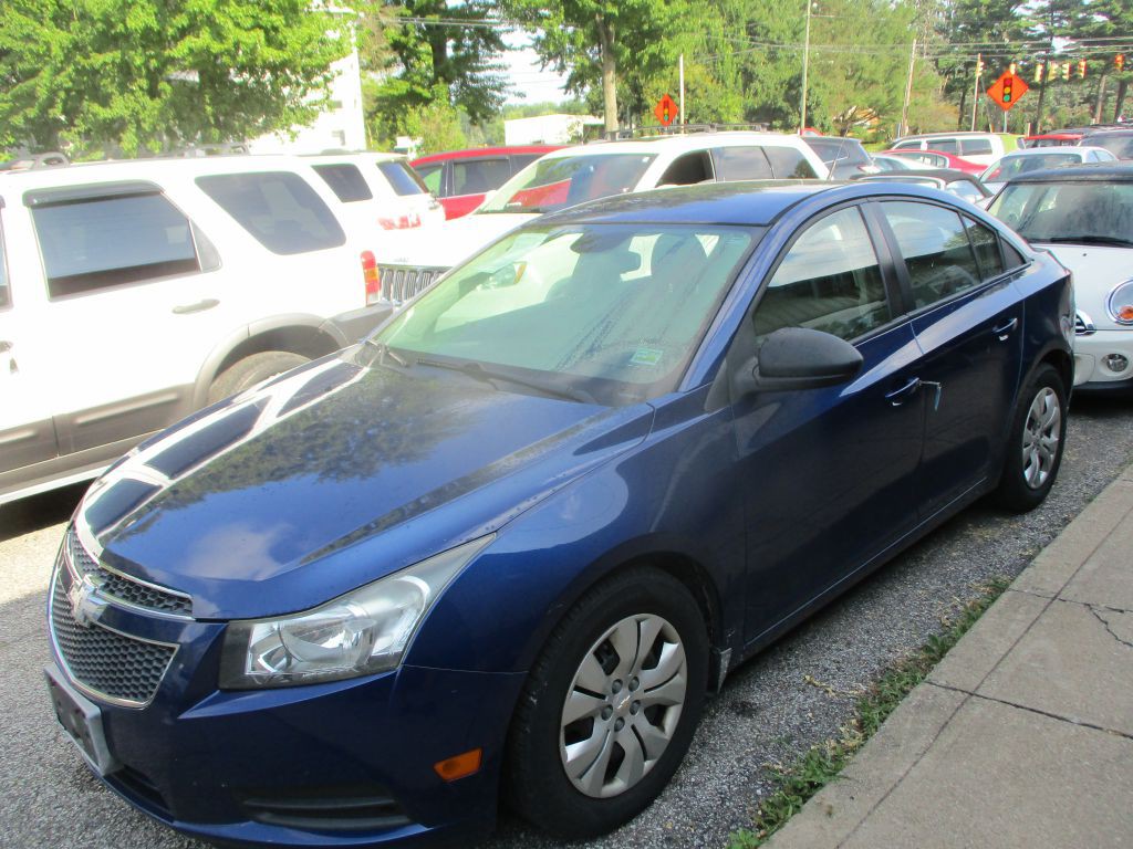 2013 Chevrolet Cruze Image 1