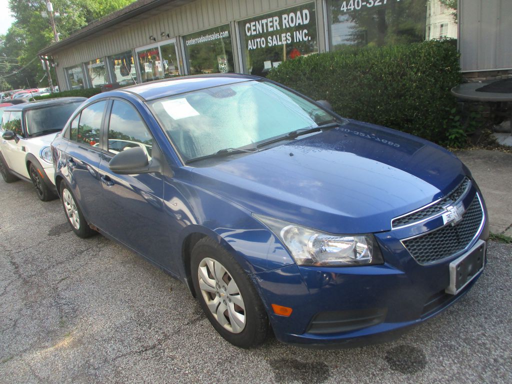 2013 Chevrolet Cruze Image 2
