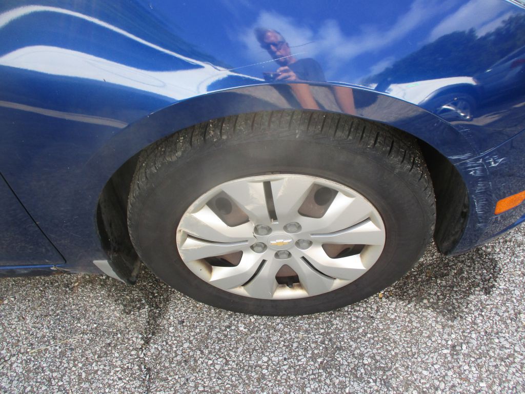 2013 Chevrolet Cruze Image 3
