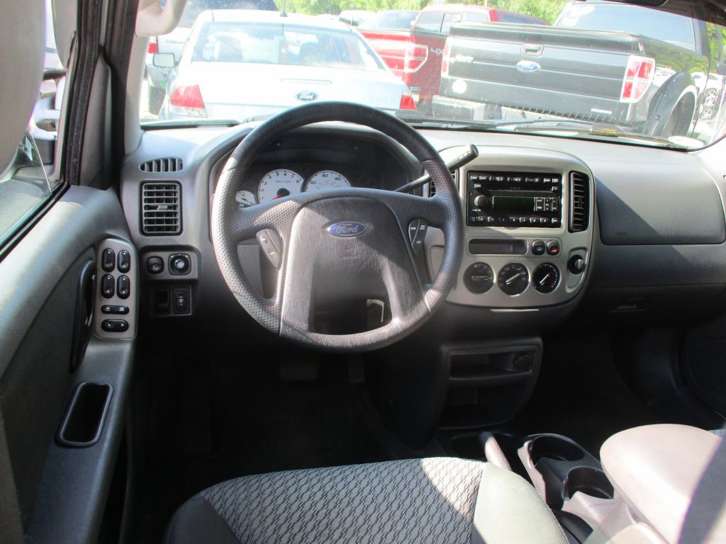 2004 Ford Escape Image 7