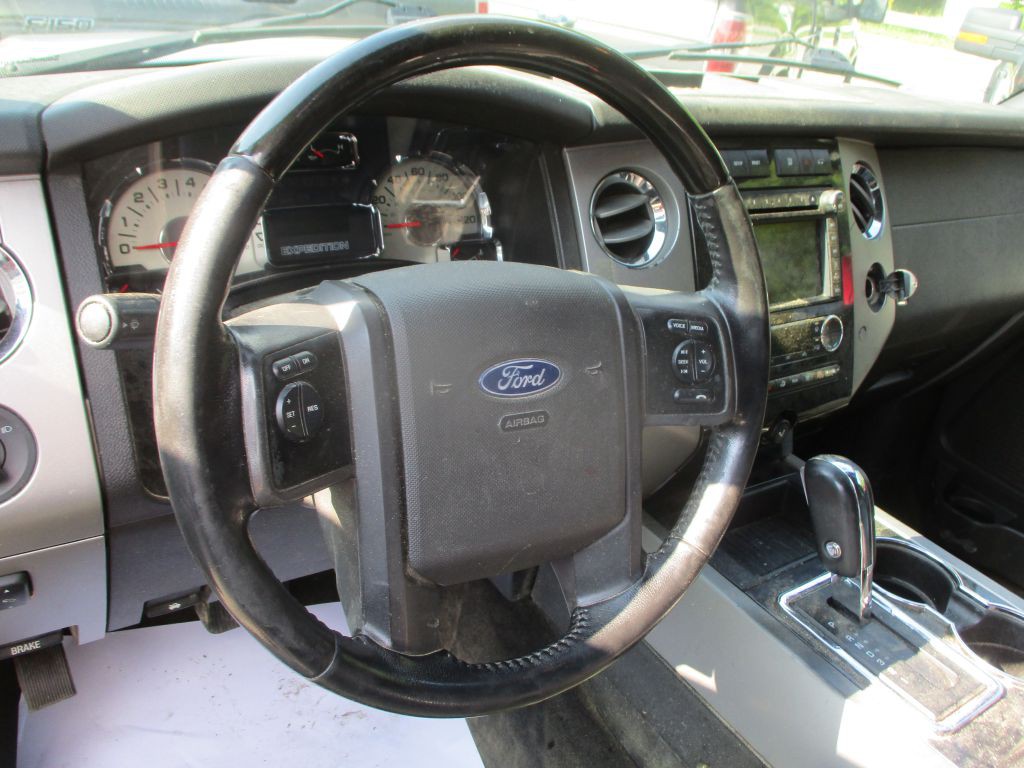 2012 Ford Expedition Image 8