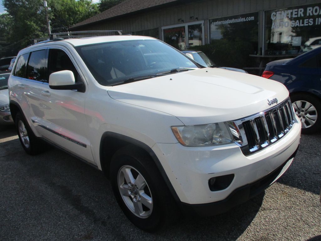 2011 Jeep Grand Cherokee Image 2