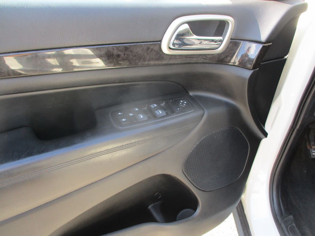 2011 Jeep Grand Cherokee Image 7
