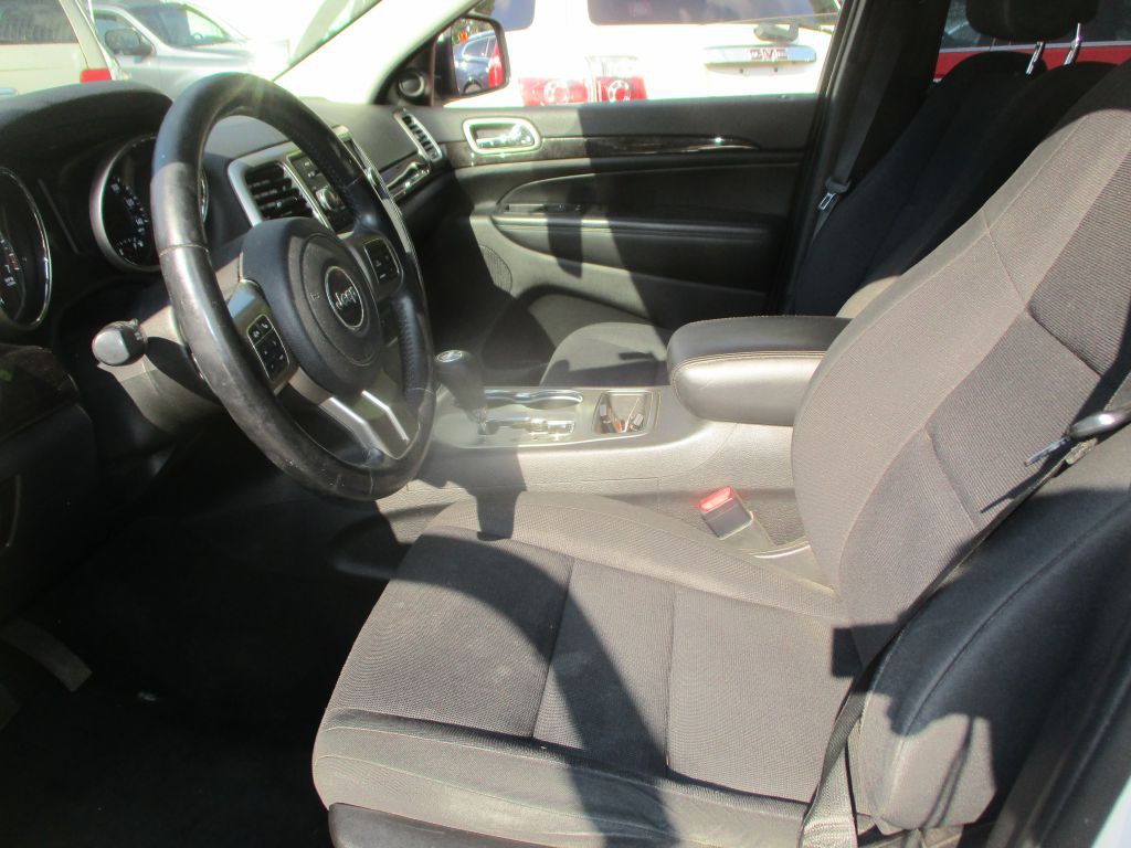 2011 Jeep Grand Cherokee Image 9