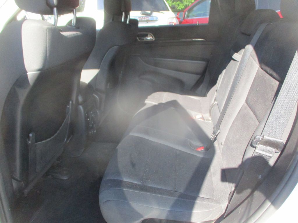 2011 Jeep Grand Cherokee Image 10