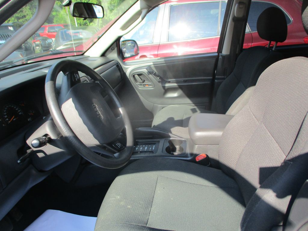 2004 Jeep Grand Cherokee Image 11