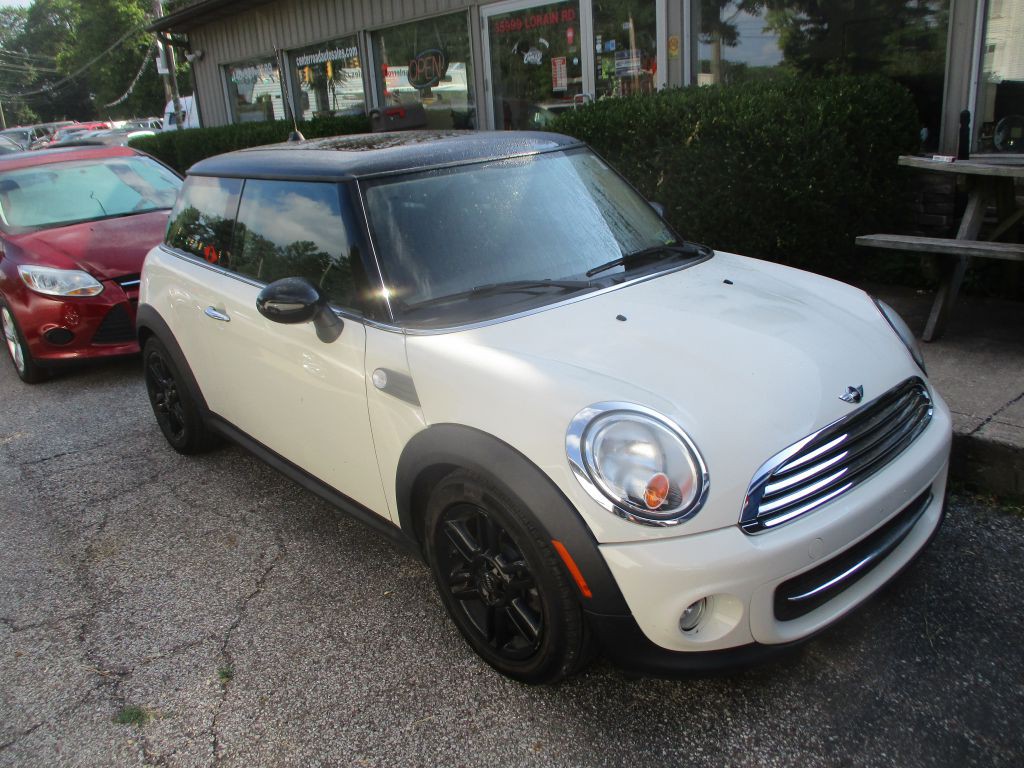 2013 MINI Cooper Image 2