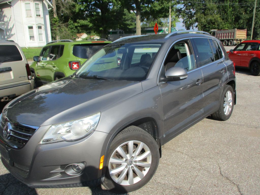 2011 Volkswagen Tiguan Image 1