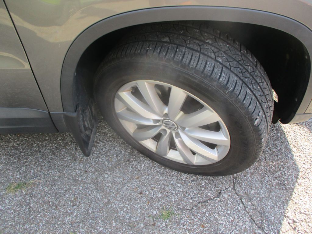 2011 Volkswagen Tiguan Image 3