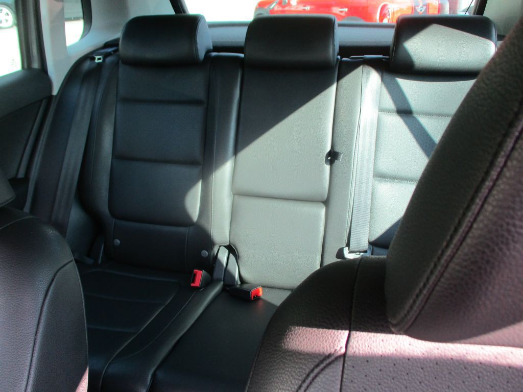 2011 Volkswagen Tiguan Image 15