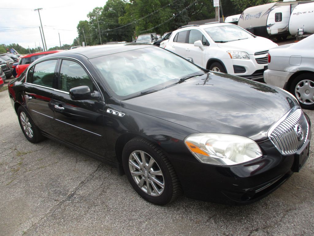 2011 Buick Lucerne Image 2