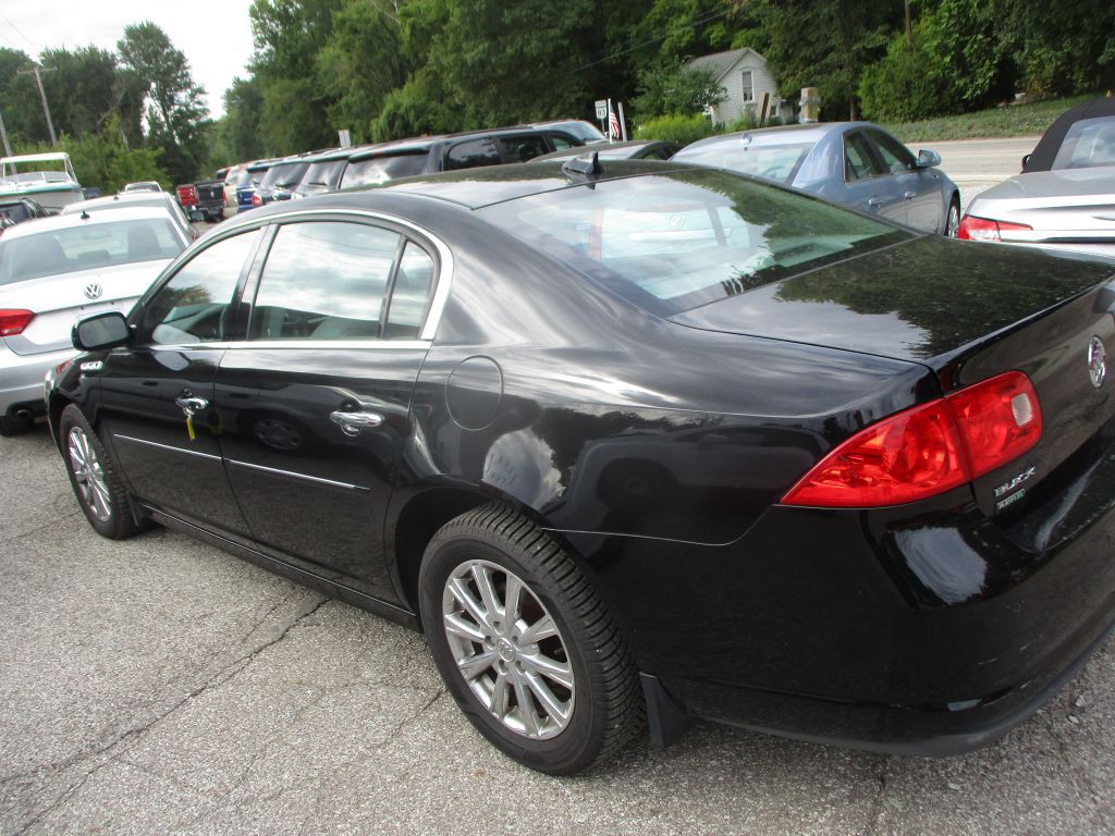 2011 Buick Lucerne Image 6