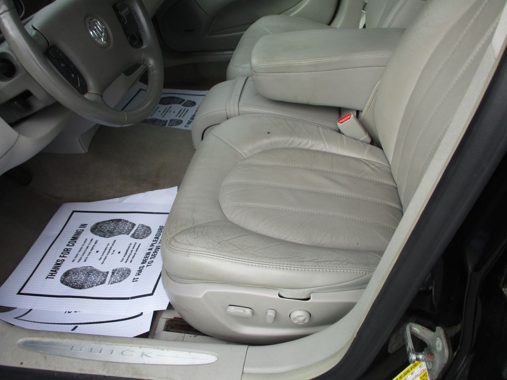 2011 Buick Lucerne Image 11