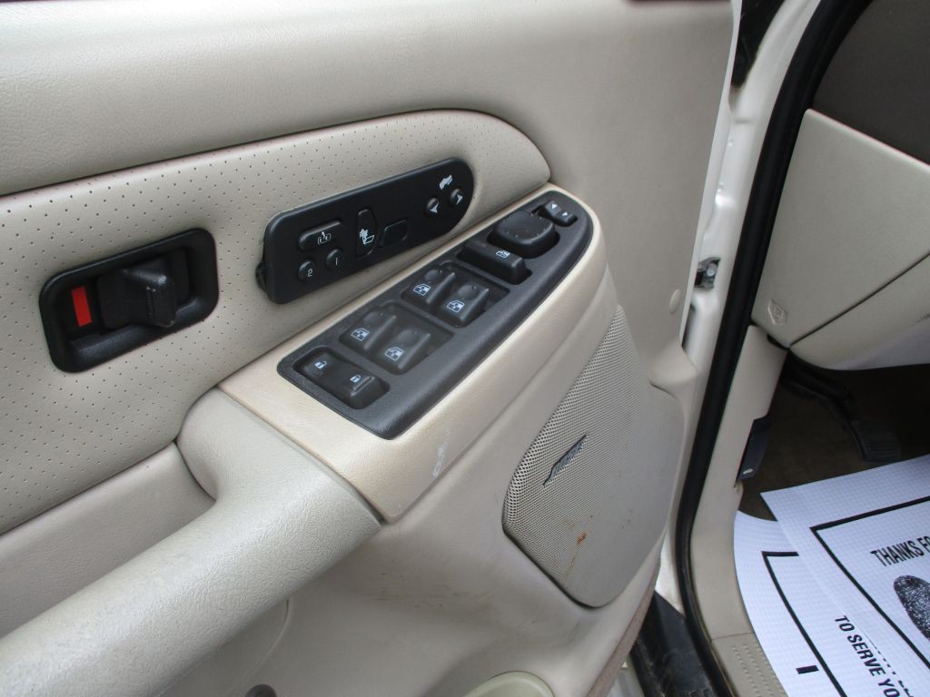 2006 Cadillac Escalade Image 8