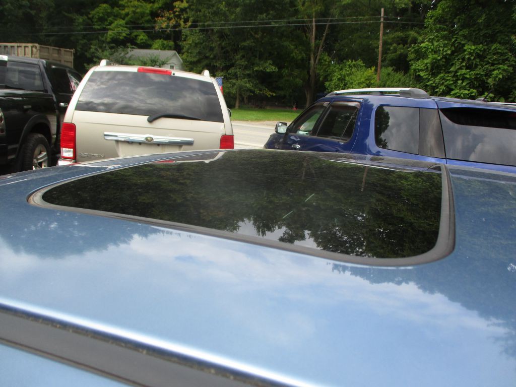 2011 Chrysler 200 Image 10