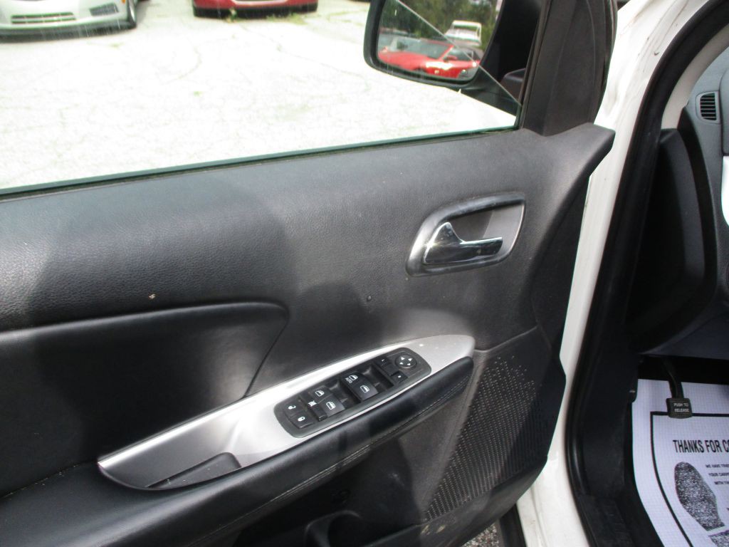 2013 Dodge Journey Image 9