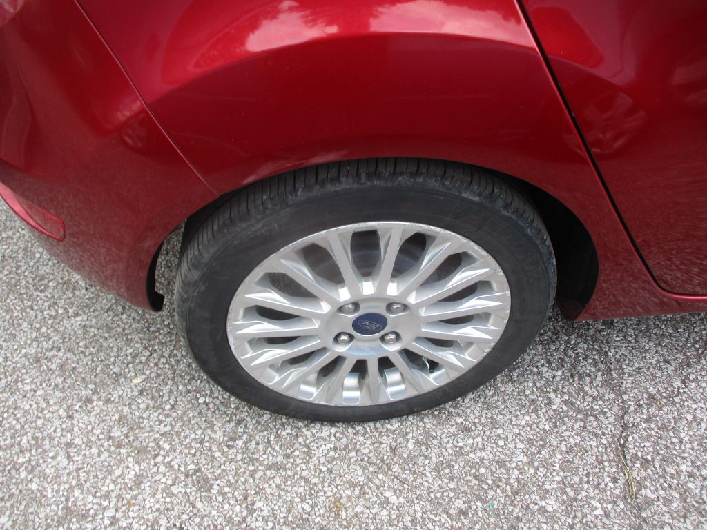 2015 Ford Fiesta Image 4