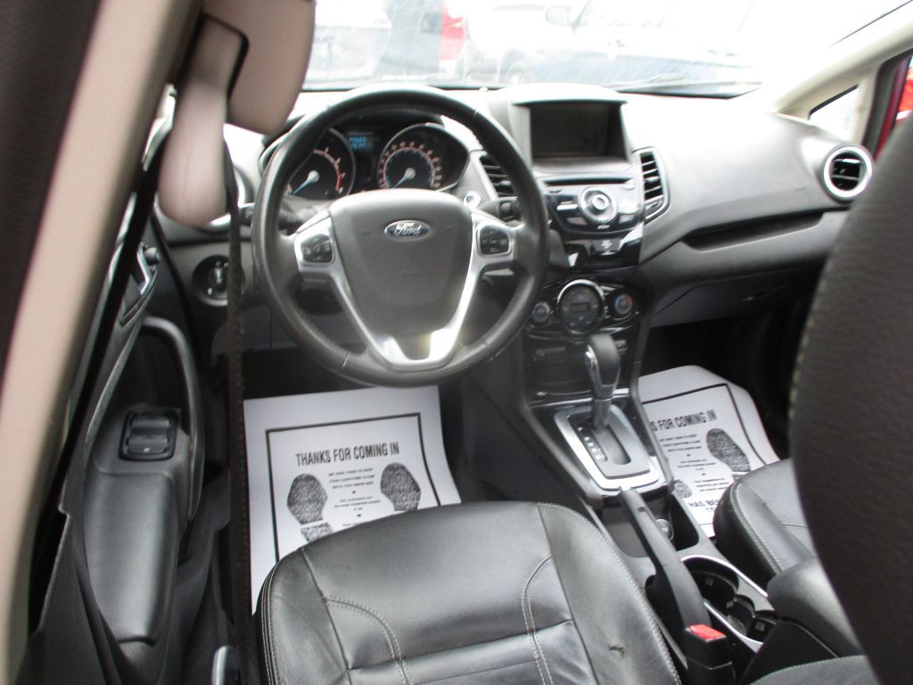 2015 Ford Fiesta Image 8