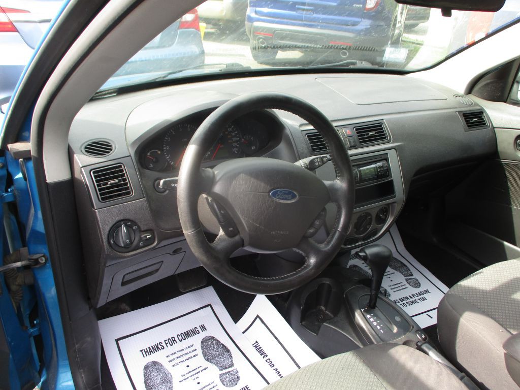 2007 Ford Focus Image 9