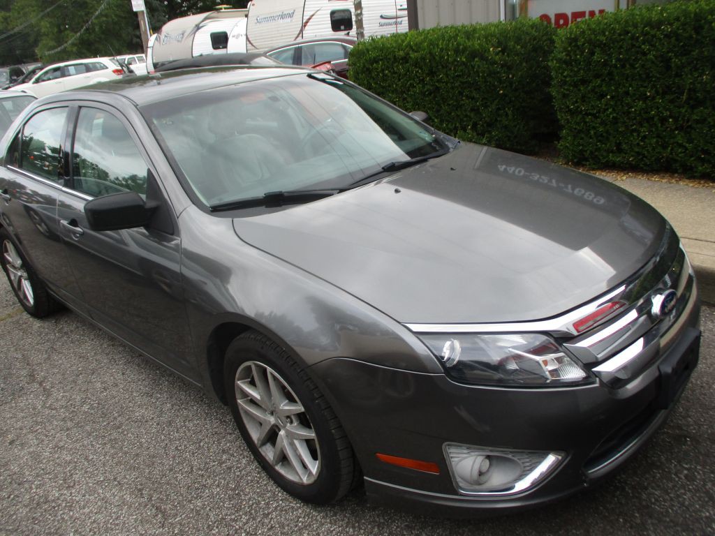 2010 Ford Fusion Image 2