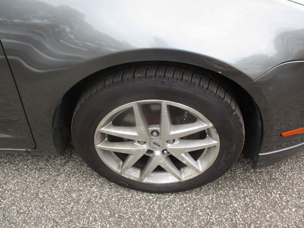 2010 Ford Fusion Image 3