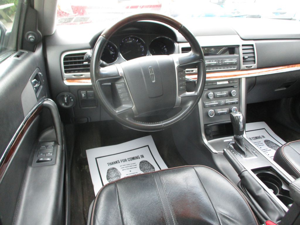 2012 Lincoln MKZ Image 8