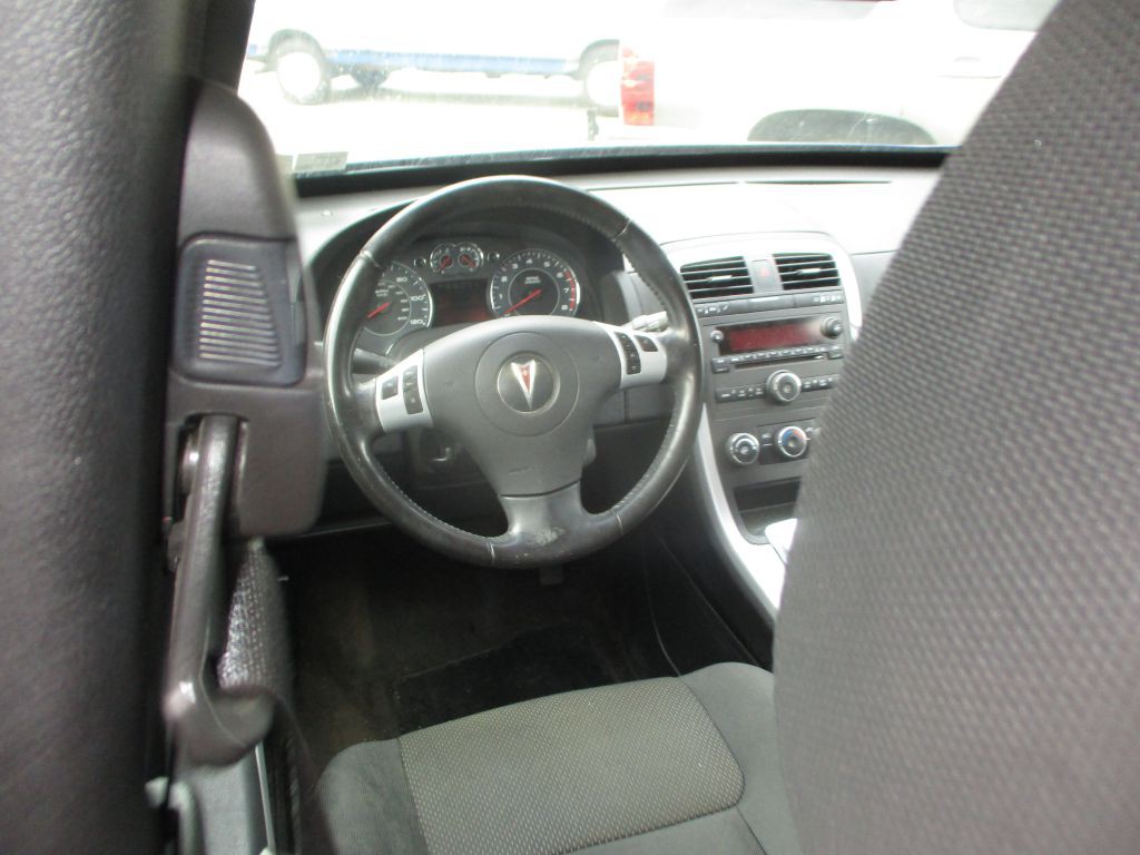 2007 Pontiac Torrent Image 8