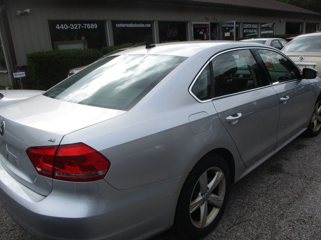 2013 Volkswagen Passat Image 3