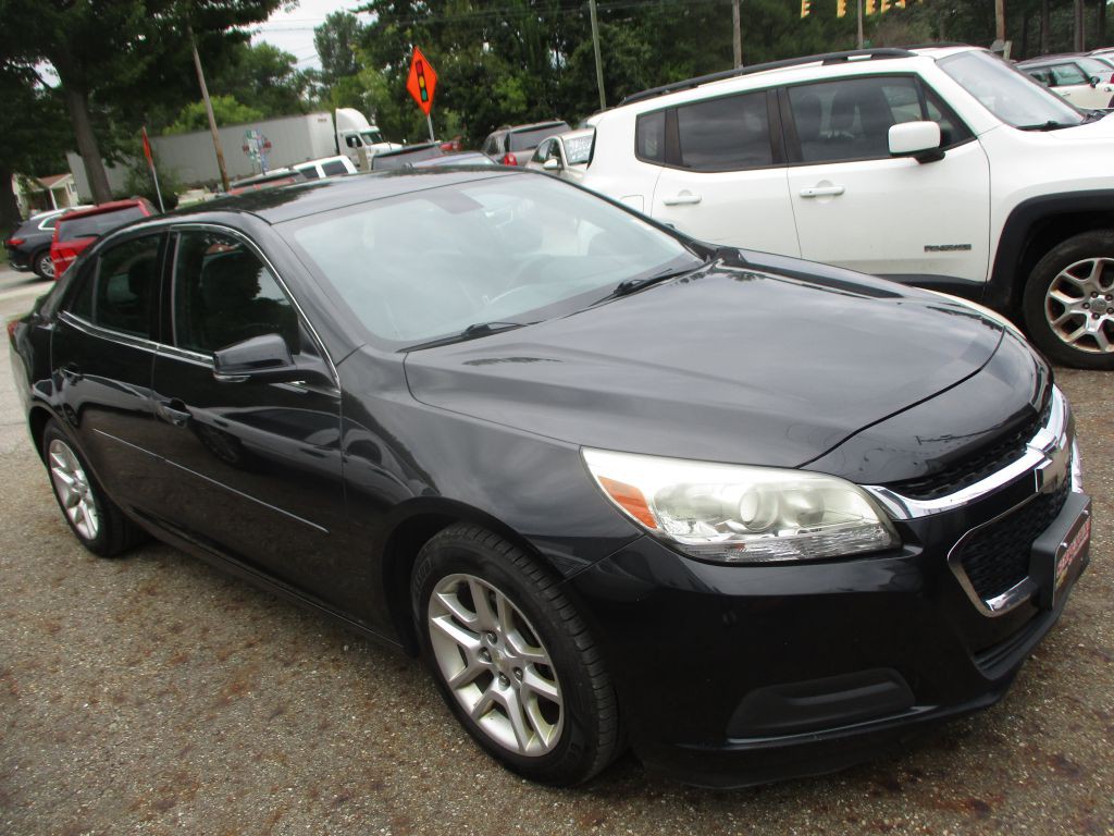 2015 Chevrolet Malibu Image 1