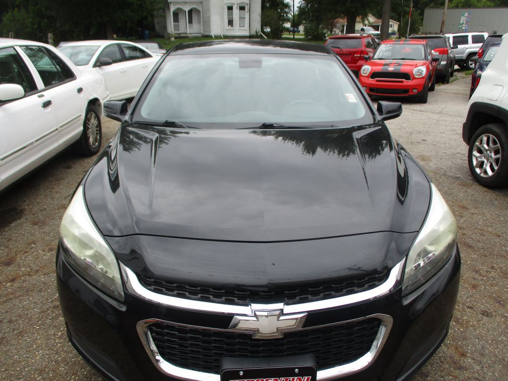 2015 Chevrolet Malibu Image 2